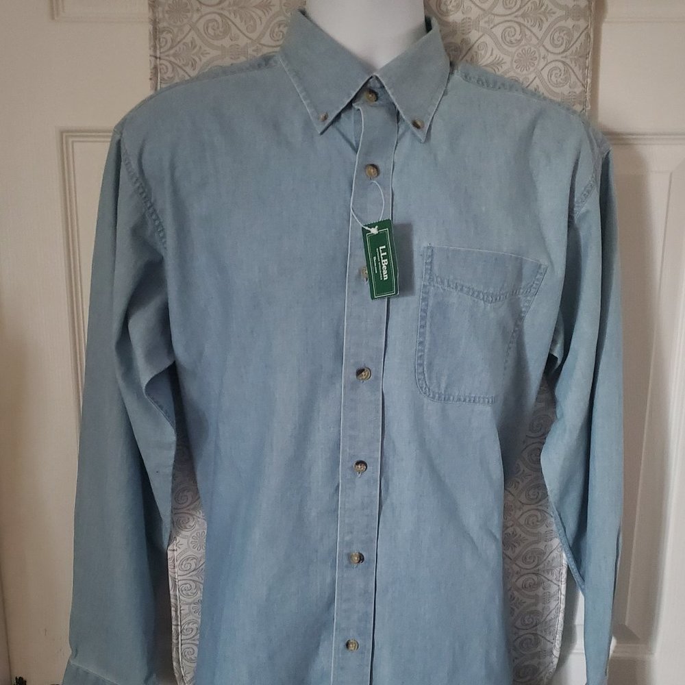 L.L. Bean  NEW Light Blue Denim Chambray Mens Shirt Size Medium